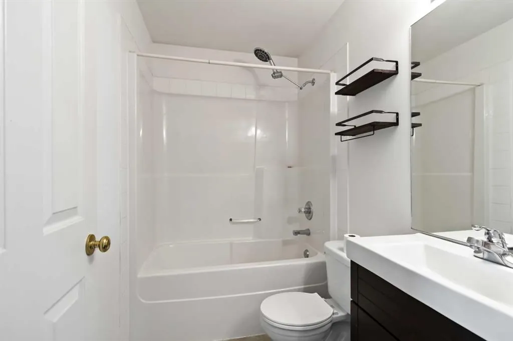 169 St. Laurent Way