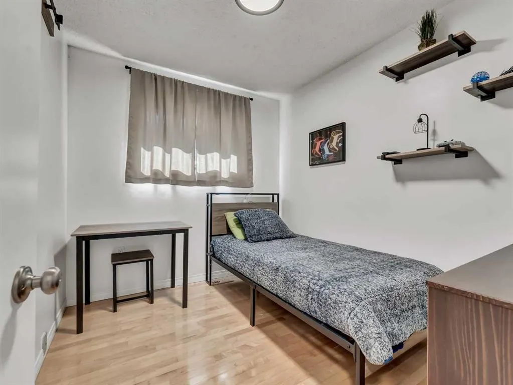 5 Noble Court SW