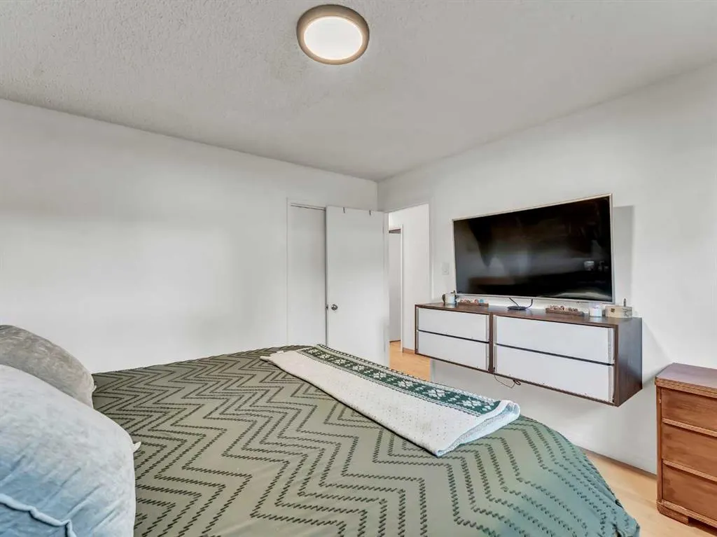 5 Noble Court SW
