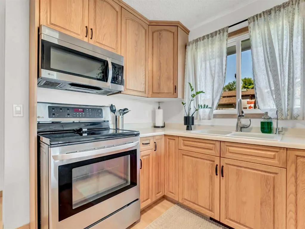 5 Noble Court SW