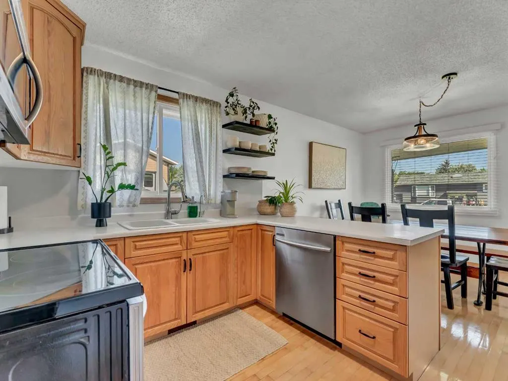 5 Noble Court SW