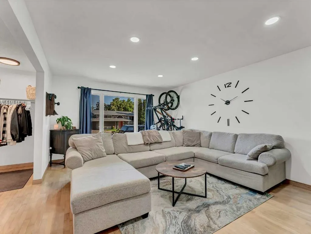 5 Noble Court SW