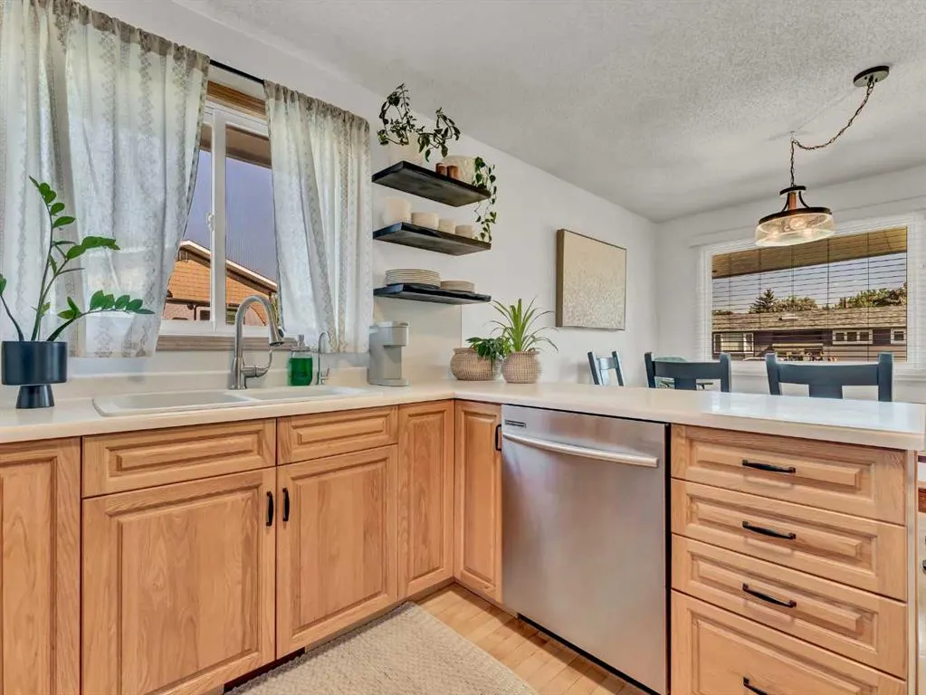 5 Noble Court SW