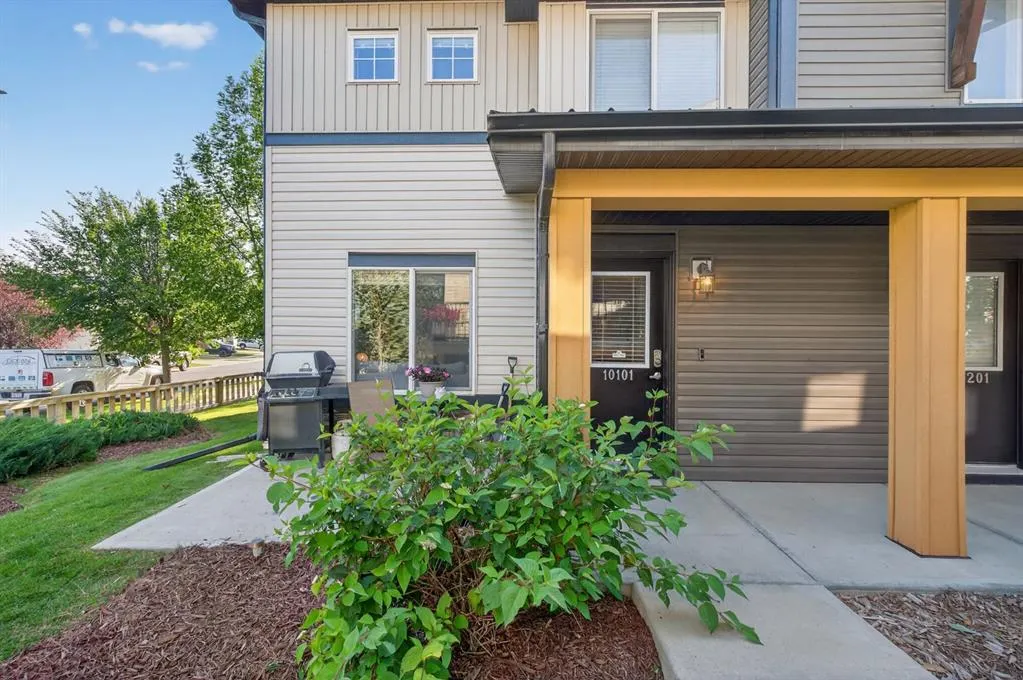 2781 Chinook Winds Drive SW, #10101