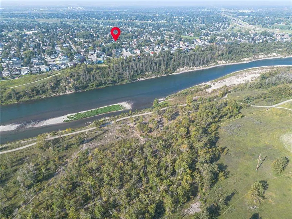 343 Queen Tamara Way SE