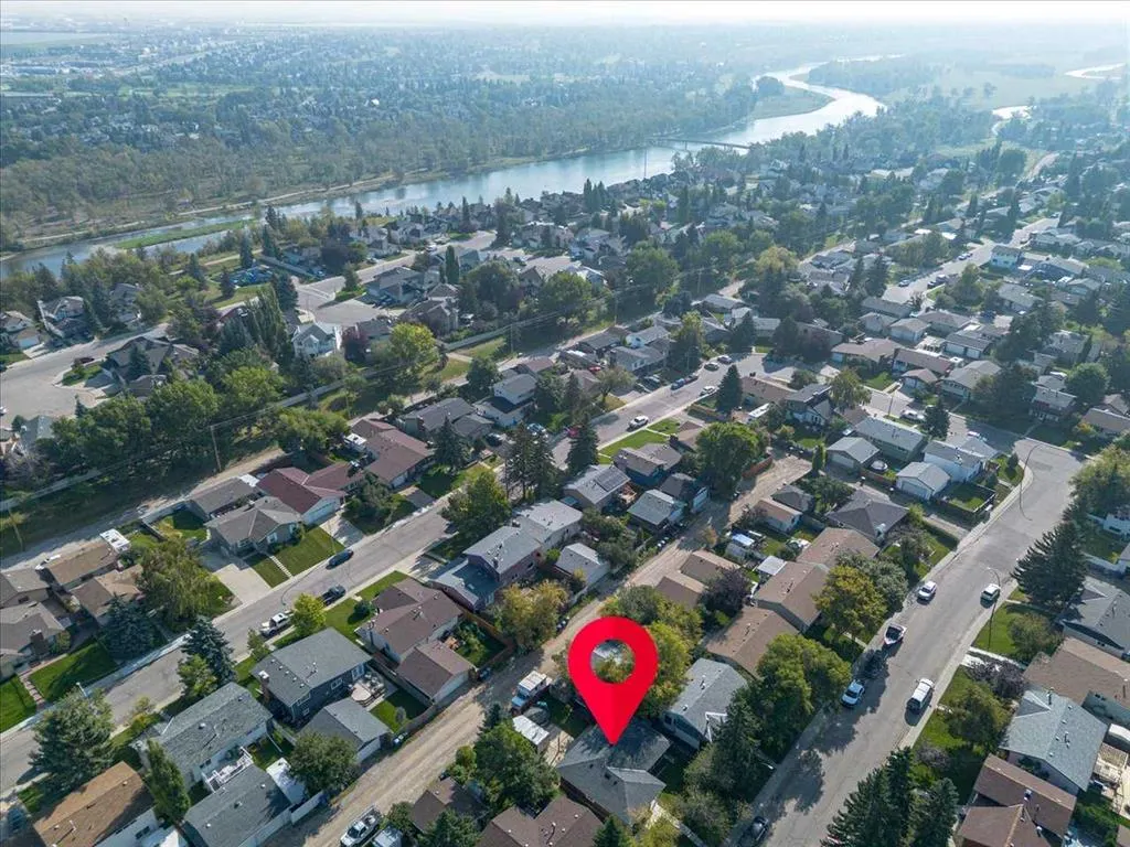 343 Queen Tamara Way SE