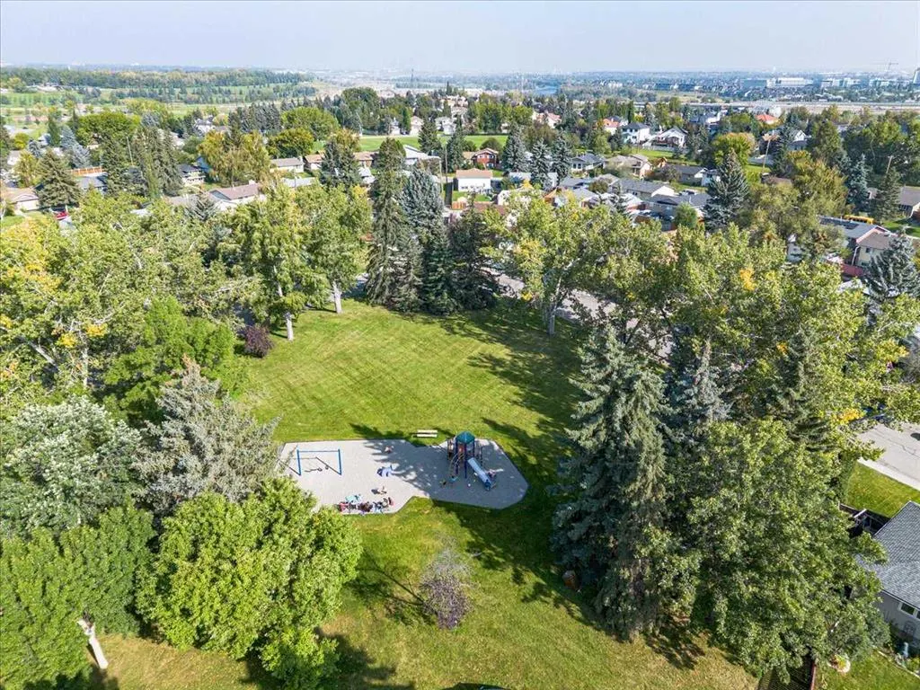 343 Queen Tamara Way SE