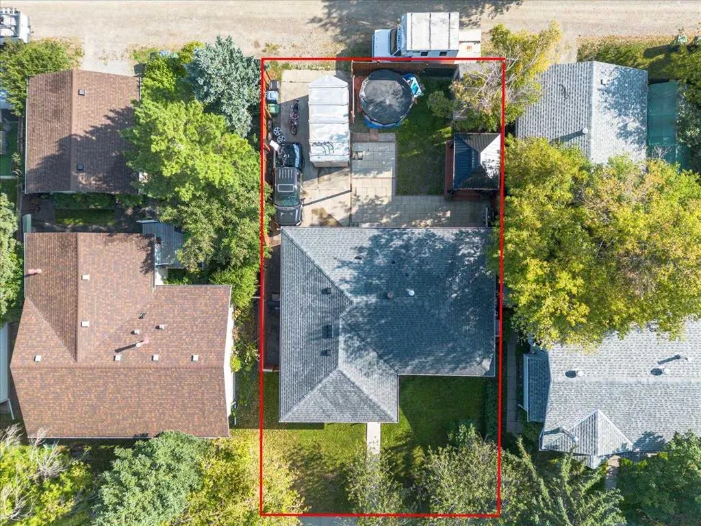 343 Queen Tamara Way SE