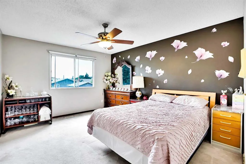 228 Rundlemere Road NE