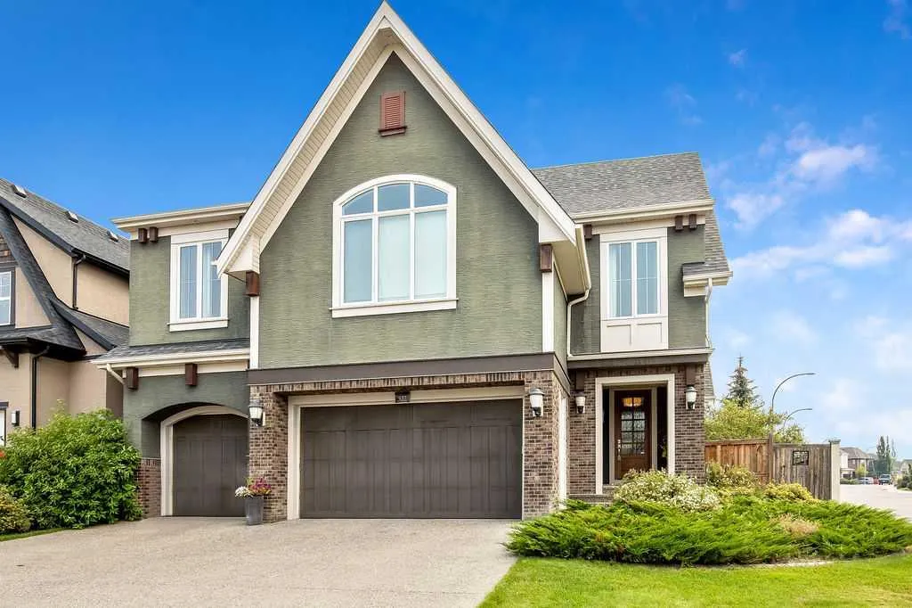 157 Mahogany Place SE