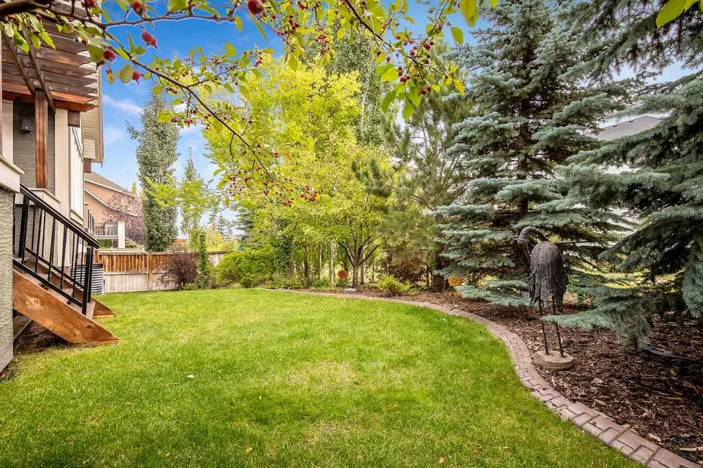 157 Mahogany Place SE