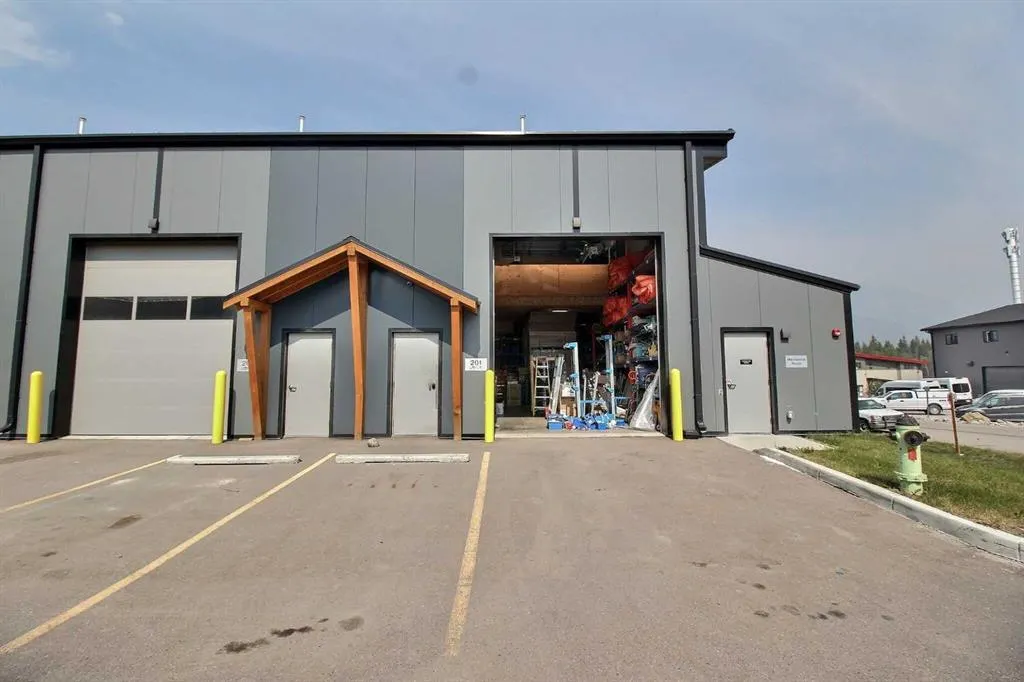 1 Limestone Valley Road, #201