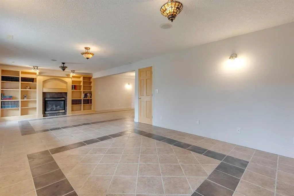 225 Bayside Place SW