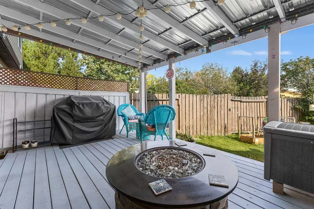67 Woodhill Court SW