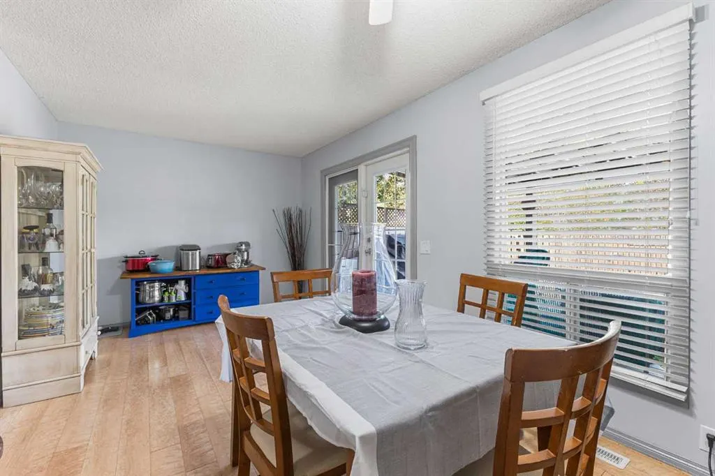 67 Woodhill Court SW