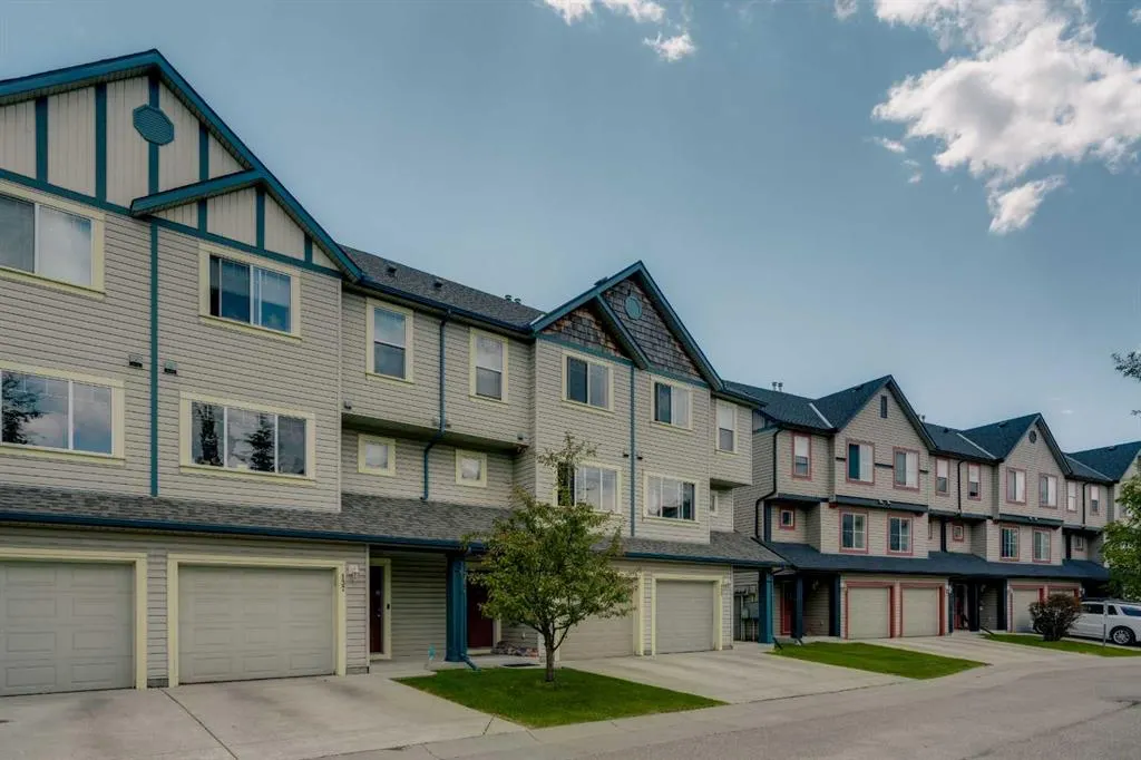 135 Copperfield Lane SE