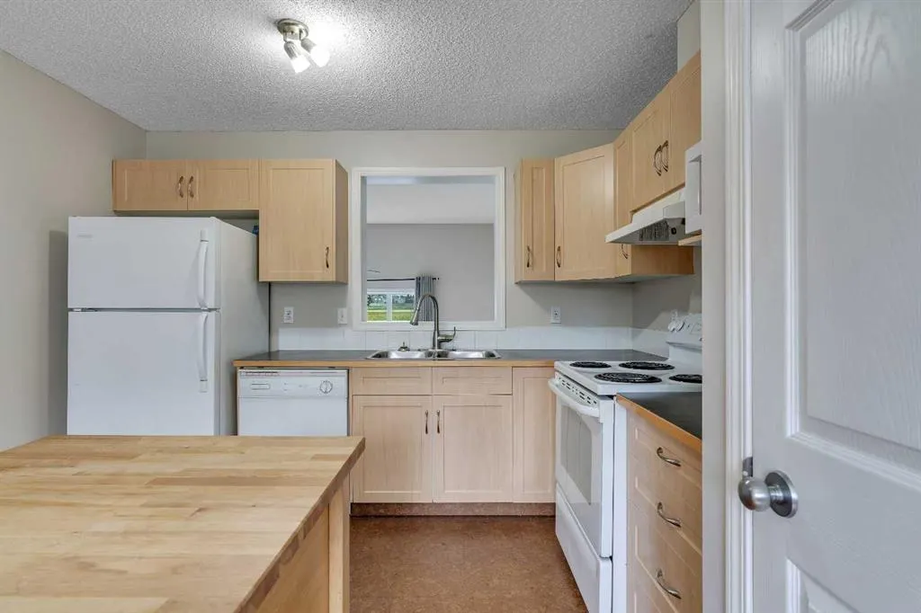 135 Copperfield Lane SE