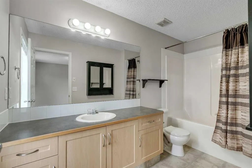 135 Copperfield Lane SE