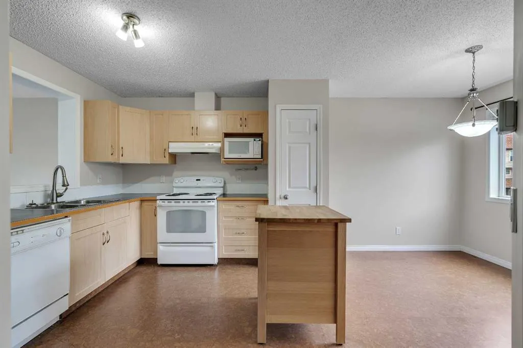 135 Copperfield Lane SE