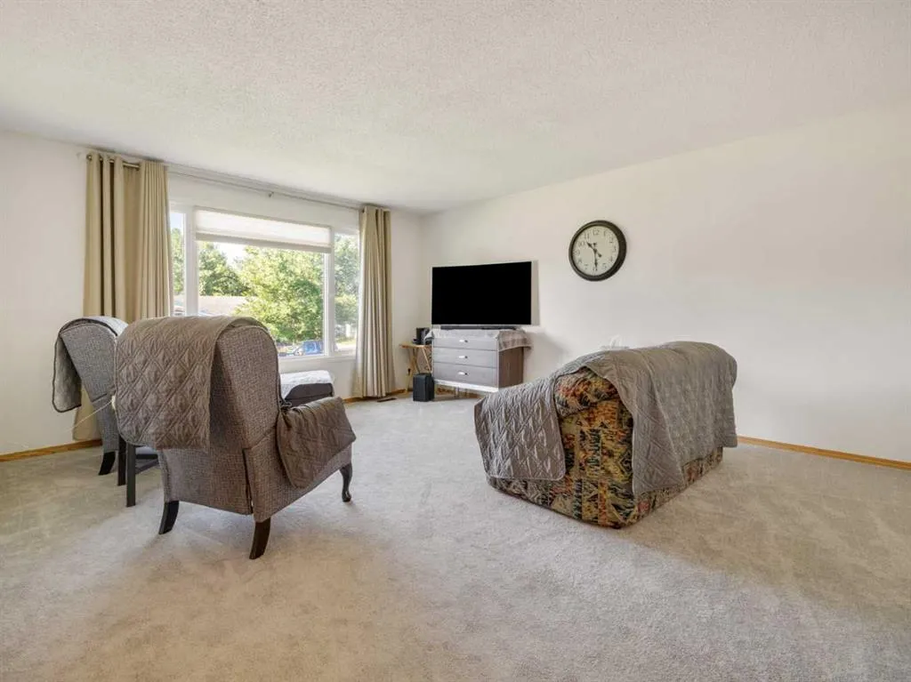 1223 St. Catherine Road N