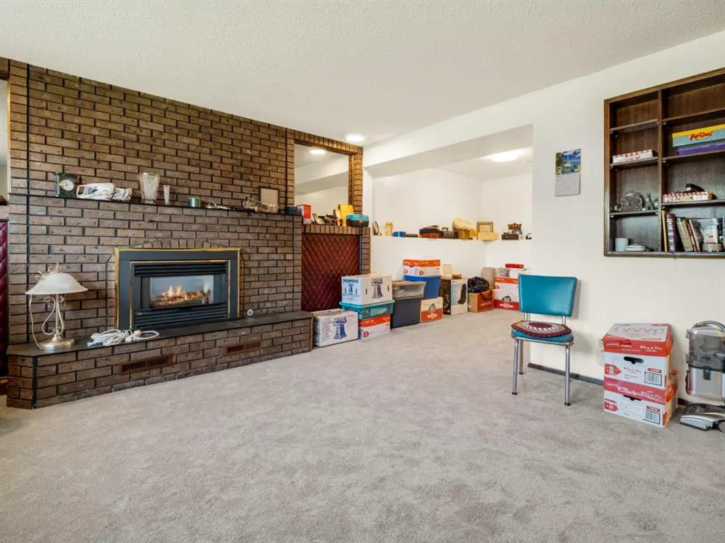 1223 St. Catherine Road N