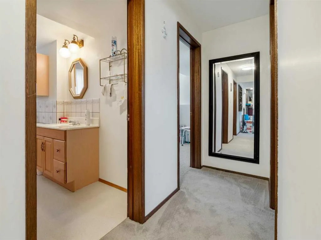 1223 St. Catherine Road N