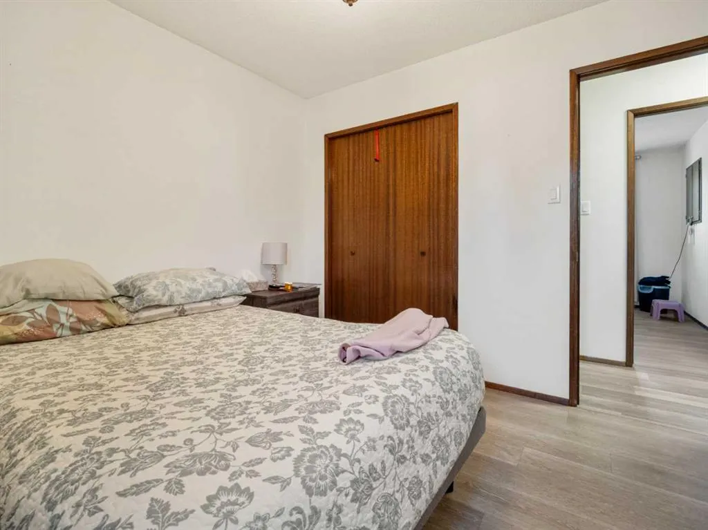 1223 St. Catherine Road N