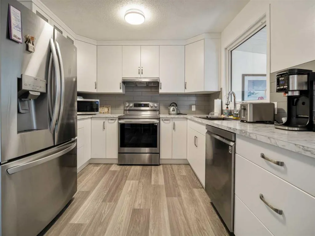 1223 St. Catherine Road N