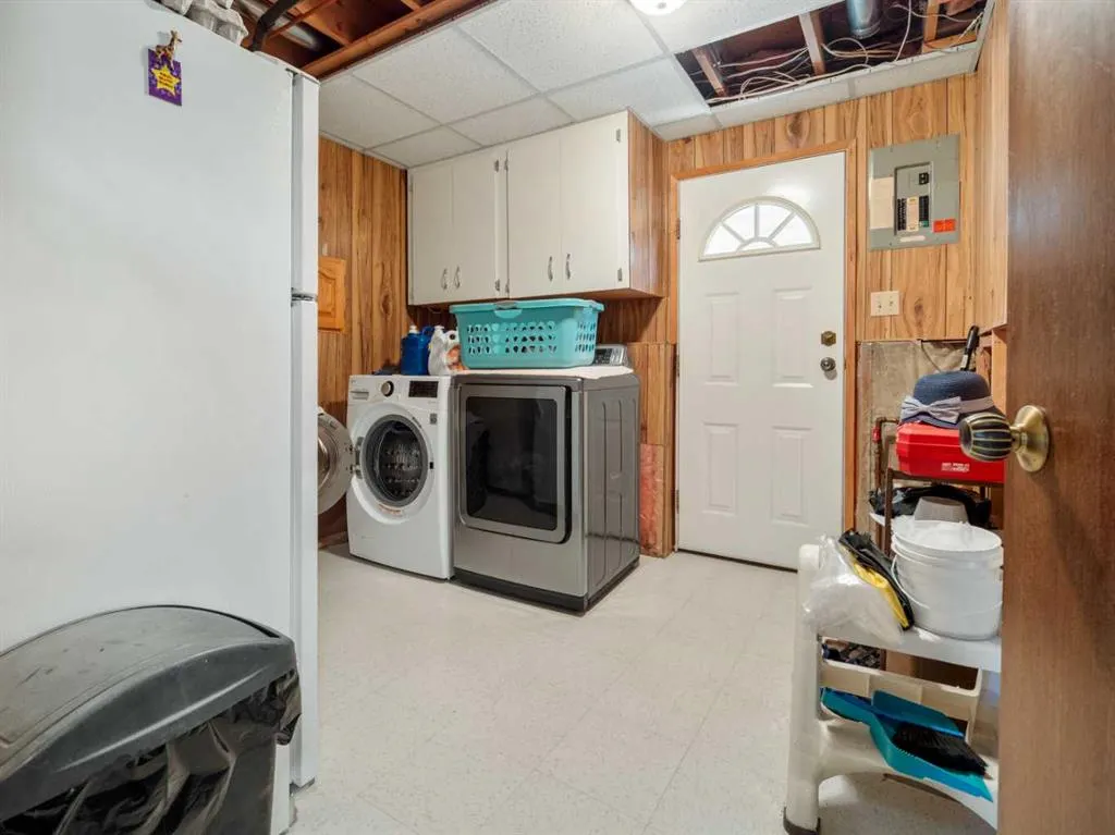 1223 St. Catherine Road N