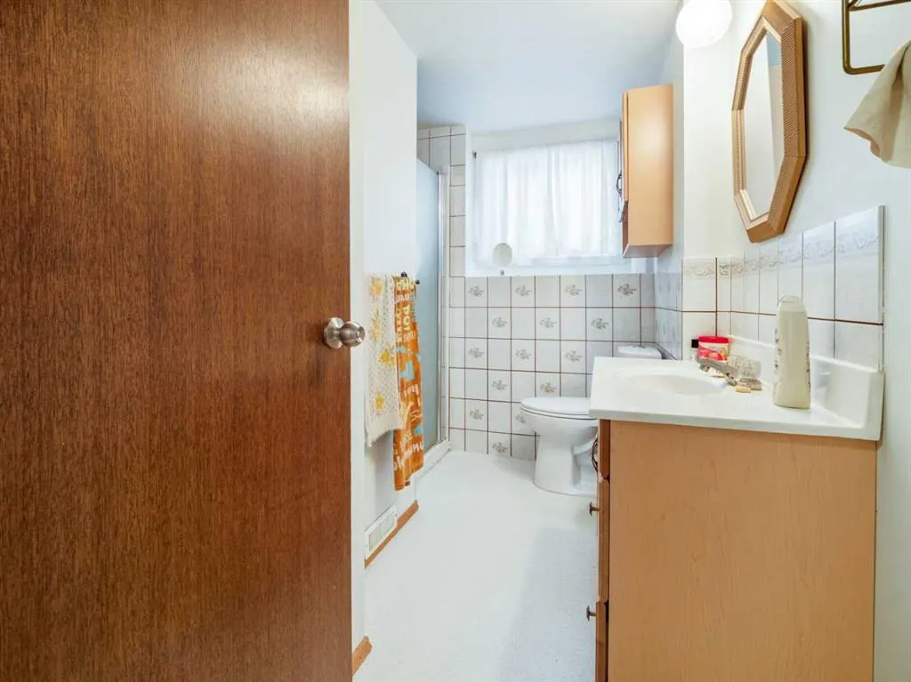 1223 St. Catherine Road N