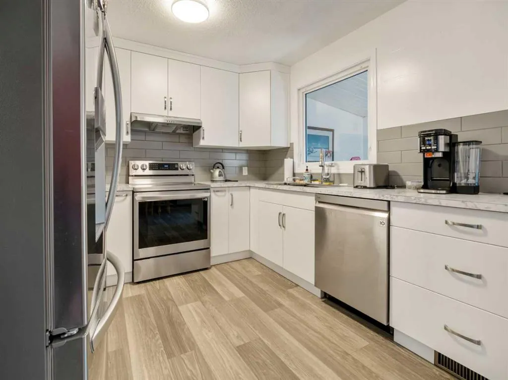 1223 St. Catherine Road N