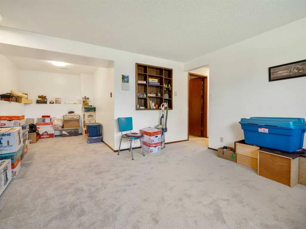 1223 St. Catherine Road N