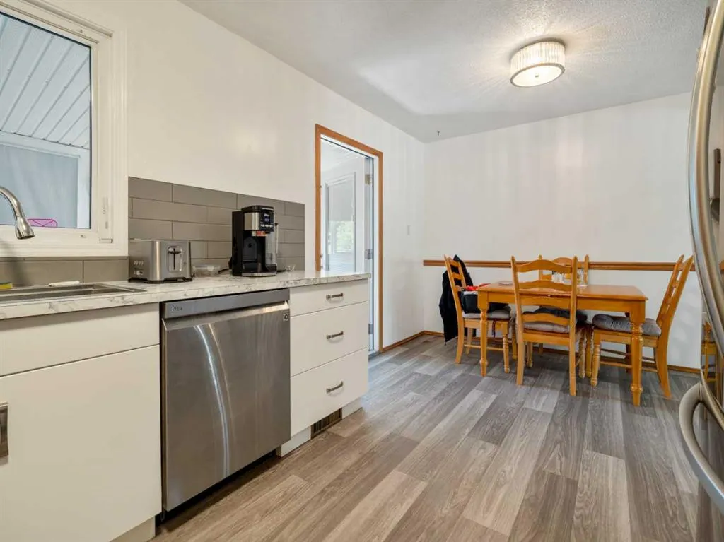 1223 St. Catherine Road N