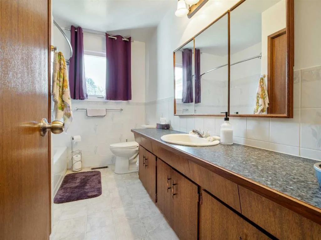 1223 St. Catherine Road N