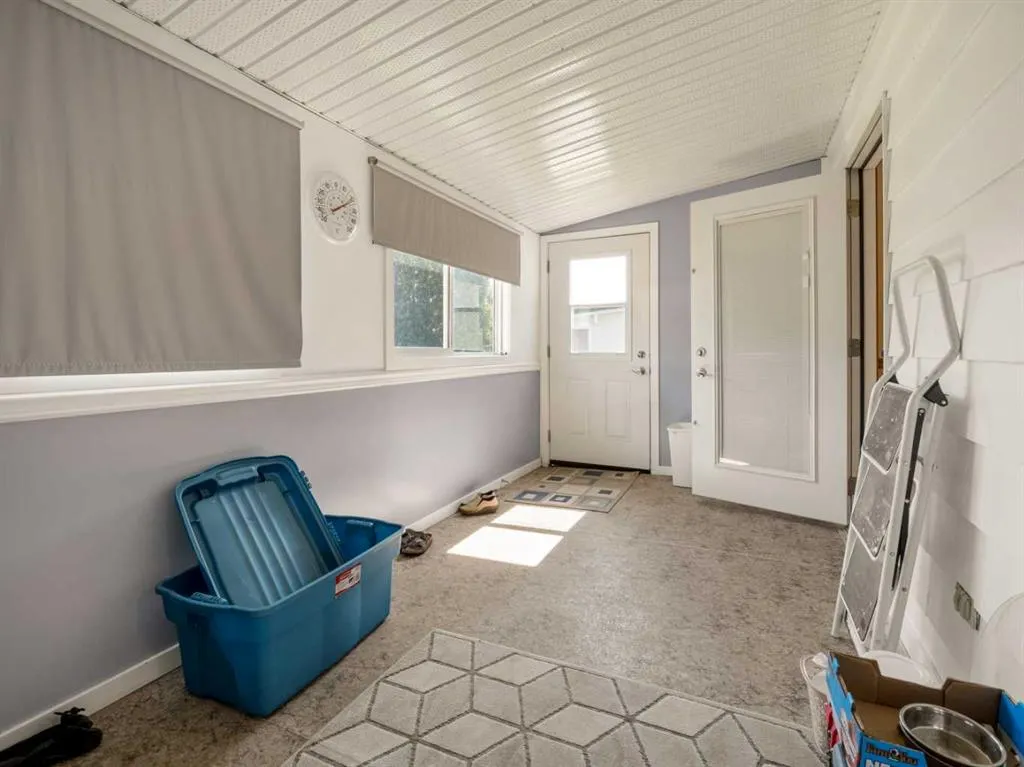1223 St. Catherine Road N