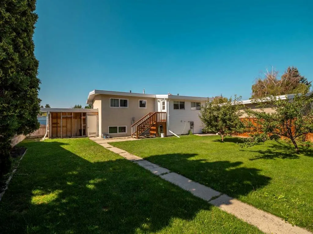 1223 St. Catherine Road N