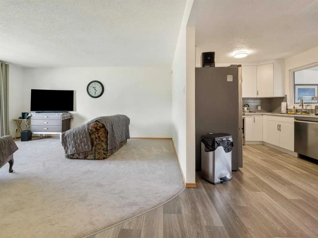 1223 St. Catherine Road N