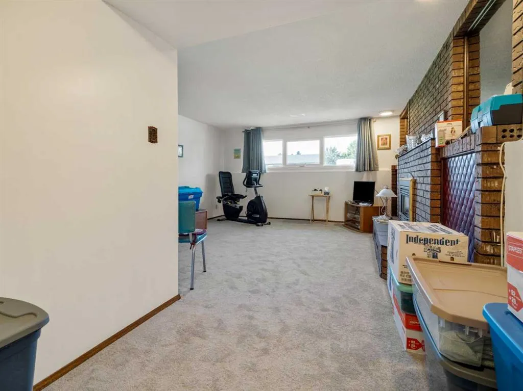 1223 St. Catherine Road N