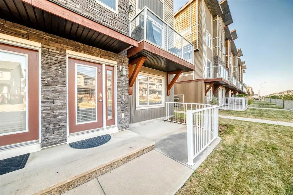 29 Skyview Point Link NE
