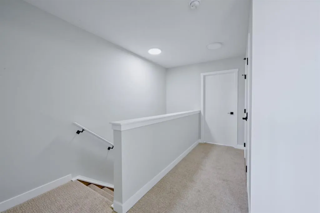203 corner meadows Manor