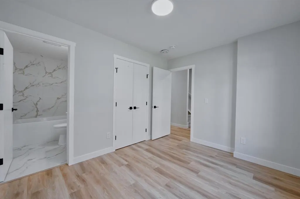 203 corner meadows Manor