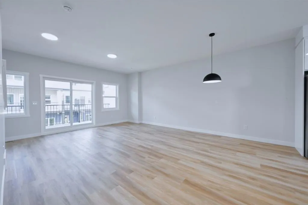 203 corner meadows Manor