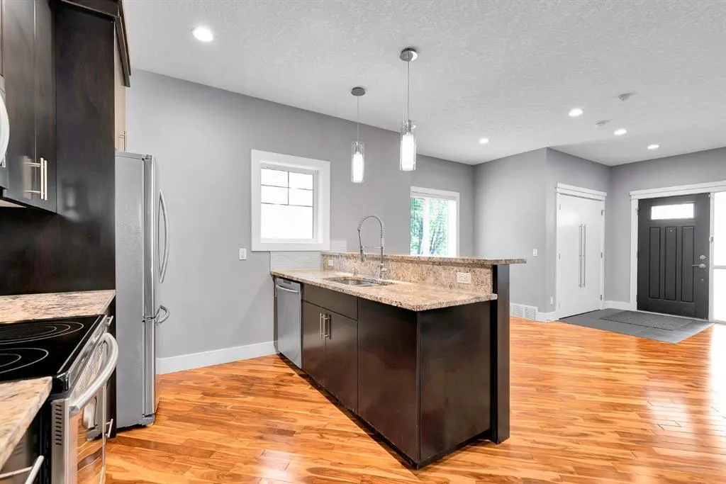 311 15 Avenue NE, #1