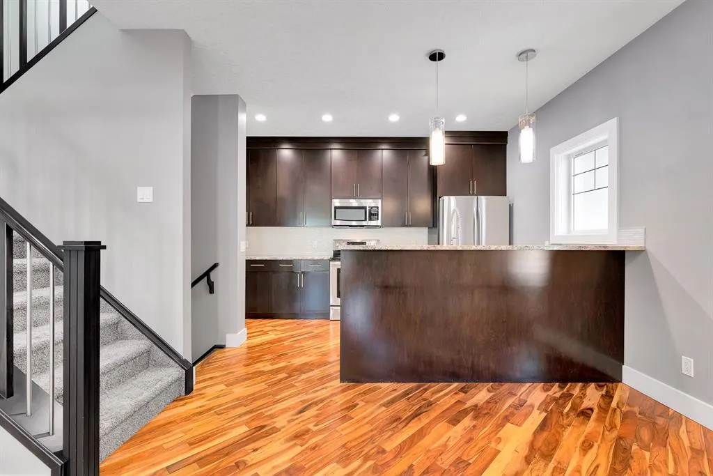 311 15 Avenue NE, #1