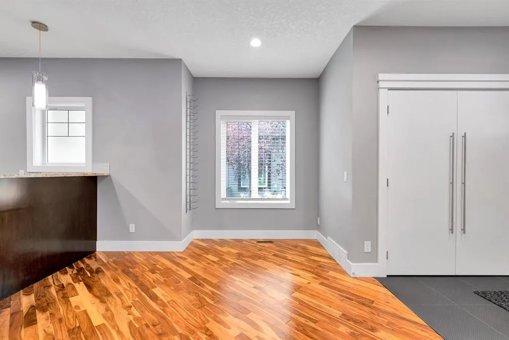 311 15 Avenue NE, #1