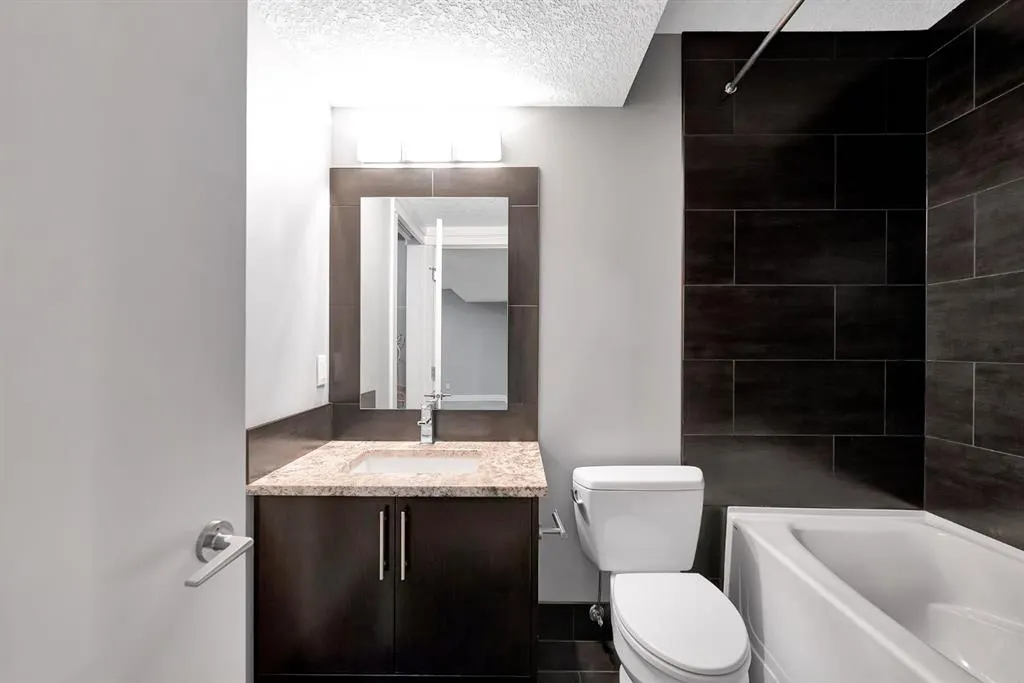 311 15 Avenue NE, #1