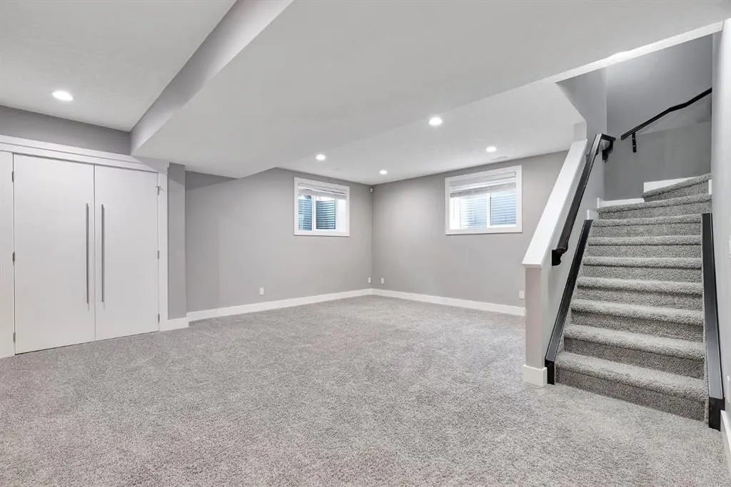 311 15 Avenue NE, #1