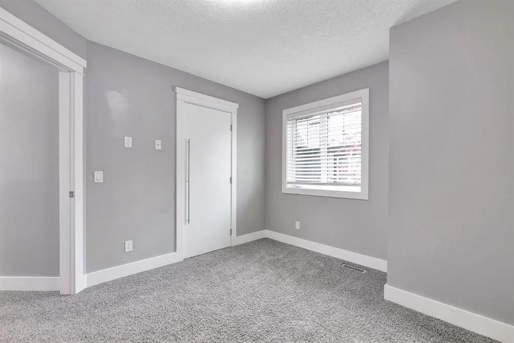311 15 Avenue NE, #1