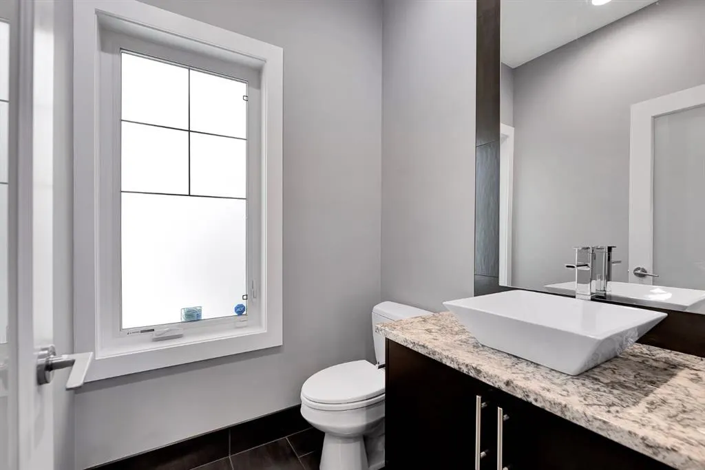 311 15 Avenue NE, #1