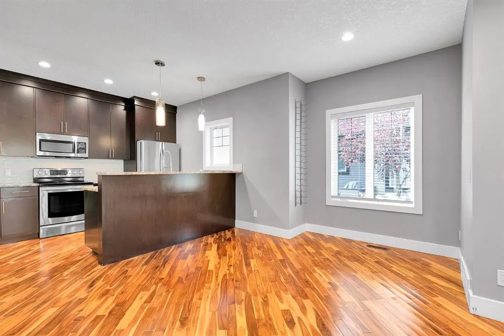 311 15 Avenue NE, #1